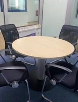 Bürotisch, 4 Stühle - Mainz