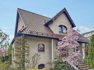 Wunderschönes Einfamilienhaus mit 7 Zimmern und traumhaftem Garten mit Swimmingpool in Großziethen - Schönefeld