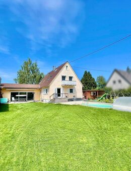 Ideal für die Familie! Renoviertes Wohnhaus mit Pool und Bergblick in Randlage von Dotternhausen - Dotternhausen