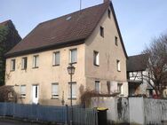 Renovierungsbedürftiges Einfamilienhaus mit Garten im Zentrum von Neunkirchen a. Brand - Neunkirchen (Brand)