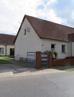 Einfamilienhaus mit Scheune und Nebengelass in reizvoller Randlage - Uckermark