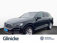 VW Touareg, 3.0 TDI Elegance Stand, Jahr 2023 - Kassel