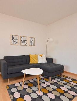 Möblierte 2-Zimmerwohnung mit Schwimmbad, Sauna und Garage - Höchberg
