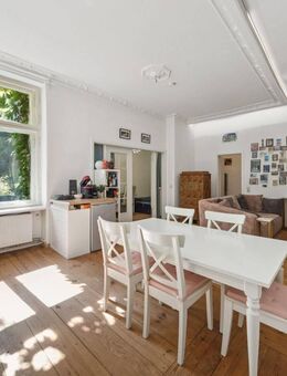 Bezugsfrei ab Oktober! Großzügig geschnittene 2-Zimmer-Altbauwohnung in Charlottenburg - Berlin