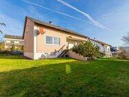 Renditeobjekt: Zweifamilienhaus mit großem Garten in TOP-Lage Nähe Bahnhof von Maxhütte-Haidhof - Maxhütte-Haidhof