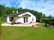 Moderner, ruhig gelegener und perfekt unterhaltener Ferienbungalow auf schönem Grundstück in Gerolstein-Hinterhausen - Gerolstein