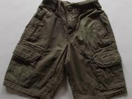 Cargo Short Jungen Yigga Farbe Olive Grün Gr. 128 zu verkaufen. - Bielefeld