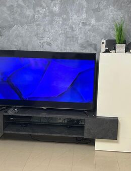 Wohnwand mit Telefunken 65 Zoll Fernseher - Düsseldorf