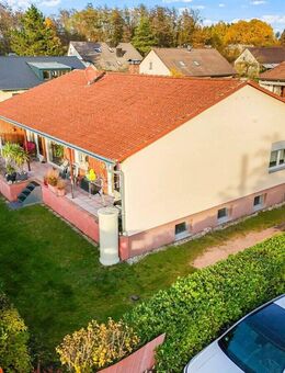 Gepflegter Bungalow mit Westterrasse in ruhiger Lage von Pyrbaum - zeitnah bezugsfrei! - Pyrbaum