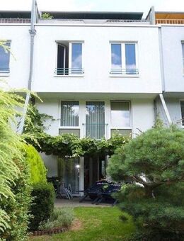 Repräsentatives Reihenmittelhaus mit äußerst großzügiger Raumaufteilung, herrlich und ruhig gelegen - Berlin
