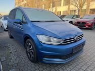 VW Touran, 1.5 Active S S 7-Si VC, Jahr 2022 - Rüsselsheim