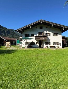Denkmal-Bauernhaus auf großem Grund mit Garage und Wintergarten-Gebäude *** Noch Wohnrecht für Miete - Inzell