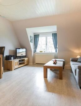 Wohnung unter Reet auf großem Grundstück - Sankt Peter-Ording