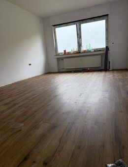 Ansprechend und modernisierte Etagenwohnung in zentrale Lage von Mönchengladbach ! - Mönchengladbach
