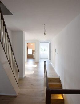 Historischer Ortskern! Moderne 3-Zi-Maisonette-Whg mit großem Spitzboden - Velbert