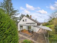 Geheimtipp! Esslingen, Aussichtslage, 2FH, großes Grundstück, Garage, Stellplatz Wintergarten Balkon - Esslingen (Neckar)