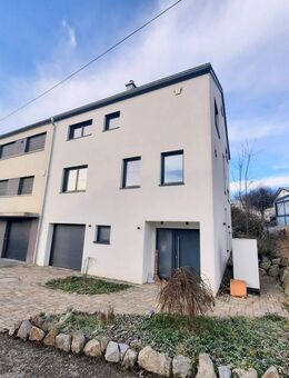 Neuwertige Doppelhaushälfte in gehobener Holzbauweise - Karlsruhe