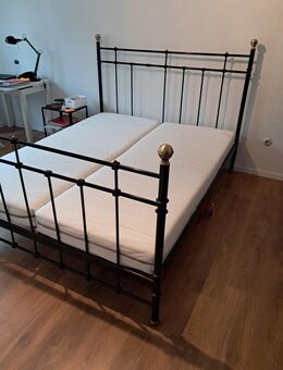 Doppelbett (160 cm breit) inkl. 2 Matratzen (80 cm breit pro Stück) - Mannheim
