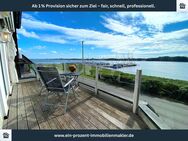 Juwel an der Schlei: EFH mit großer Glasfront und Balkon mit Wasserblick + Nebenhaus in Boren - Boren