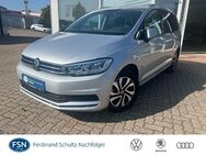 VW Touran, 1.5 TSI Active, Jahr 2021 - Teterow