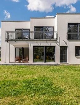 Modernes Wohnen mit Stil: Garten, Terrasse & offenes Wohnkonzept vereint - Berlin