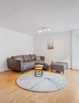 ***Top gelegene 2-Zimmer-Wohnung, renoviert, möbliert, sofort nutzbar*** - Reutlingen