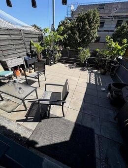 Zentrumsnah -Wohnen in Wernau mit Südterrasse, Doppelgarage - Garten - Wernau (Neckar)