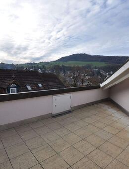 Das Glück liegt unterm Tannenbaum - hochwertige 4,5 Zimmerwohnung in sehr guter Lage - Merzhausen