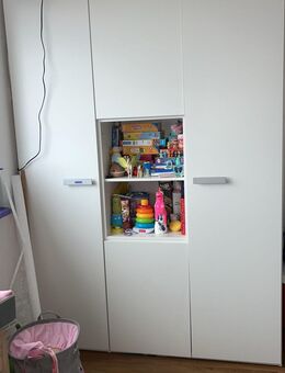 Weißer Kleiderschrank mit Vitrine - Wuppertal