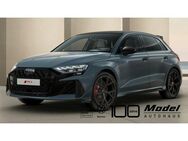 Audi RS3, Sportback | Schalensitze | Carbon |, Jahr 2024 - Blaufelden