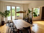 Hamburg-Winterhude: Sanierte 3,5 Zimmer-Altbau-Wohnung im Hamburger Schnitt, 2 Balkone, Fernwärme - Hamburg