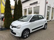 Renault Twingo, SCe 65 Equilibre u, Jahr 2023 - Hohen Neuendorf