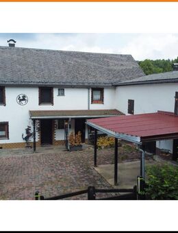 Für Pferdefreunde - Wohnhaus mit Stallungen und Nebengebäude - Ulmen