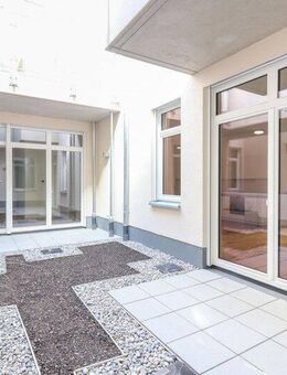 Moderne Wohnkultur mit sonniger Terrasse, stilvollem Bad und offener Küche - einziehen & wohlfühlen! - Augsburg