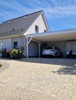 Charmantes Haus mit gepflegtem Garten und Carport - Damshagen