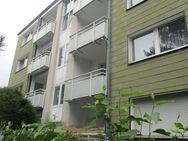 Schicke 3 Zimmer mit Balkon, NEU RENOVIERT, 02. OG, Glatzer Str. 9 - Marl (Nordrhein-Westfalen)