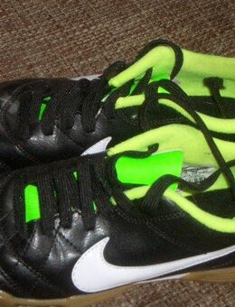 NIKE TURNSCHUHE GR.35 - Kassel Niederzwehren