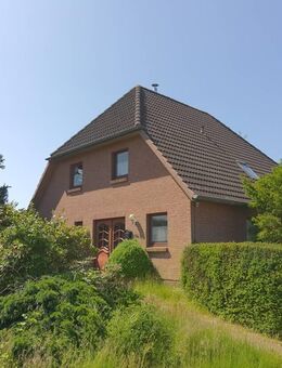 Wohnhaus mit großem Gewächshaus auf 6.000 m² - Elpersbüttel