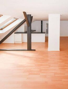 Sonnige Dachgeschosswohnung in der City von Hildesheim! - Hildesheim