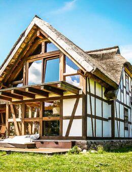 Reetdach-Villa mit Sauna und Loft in der Nähe von Binz zu verkaufen! - Buschvitz