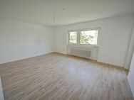 Attraktive 3-Zimmer-Wohnung als Kapitalanlage in frisch saniertem Mehrfamilienhaus - Hamm (Sieg)
