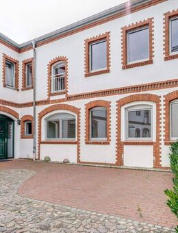 Highlight in Spandau - Top ausgebaute Maisonette in einer Remise in Hoflage - Berlin