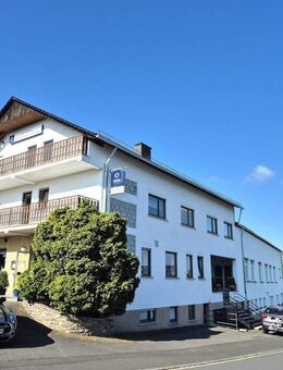 Mehrfamilien-/Gästehaus, Gastronomie mit Saal, Kegelbahn, Stellplätzen und Garten - Veitsrodt