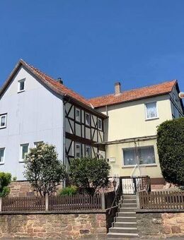Denkmalgeschütztes Liebhaberobjekt Gepflegtes 2-Parteienhaus mit viel Potential in Fulda OT - Fulda
