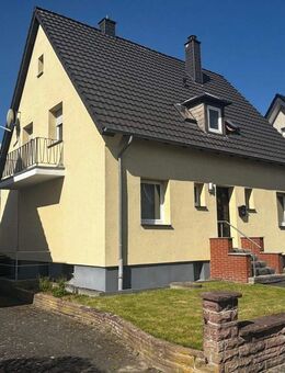 Zweifamilienhaus in Lage - eine gute Kombination aus Gemütlichkeit und Potenzial - Lage (Nordrhein-Westfalen)