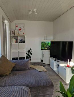 Lichtdurchflutete 1 1/2 Zimmer DG Wohnung mit Galerie und Dachterrasse - Rutesheim