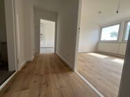 Renovierte 2-Zimmerwohnung mit Wohnküche im Dachgeschoss - Bremen
