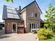 Geschmackvolles Kapitänsgiebelhaus mit viel Platz auf tollem Grundstück und Energieklasse B! - Nützen