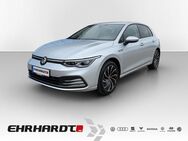 VW Golf, 1.5 VIII eTSI Style PARKL F-SITZ EL, Jahr 2022 - Arnstadt