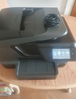 HP Office jet Pro Druckt/scannt/Internet - München